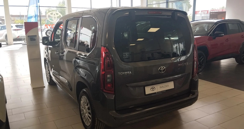 Toyota Proace City Verso cena 129900 przebieg: 4, rok produkcji 2024 z Debrzno małe 29